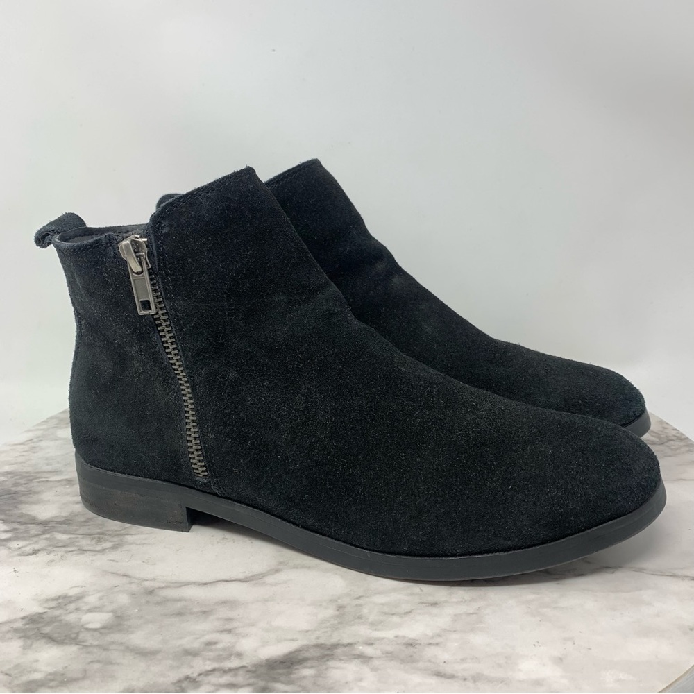 Steve Madden Reyna Suede Zip Detail Booties 8 Classic Moto Bohemian Minimalist - Picture 1 of 12